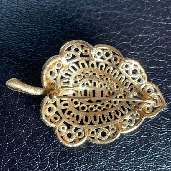 Monet White Enamel Leaf Brooch - Picture 5 of 7